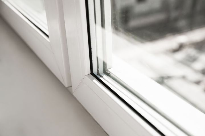 Poser un film anti-regard sur une fenêtre : méthode Poser un film anti-regard sur une fenêtre : méthode