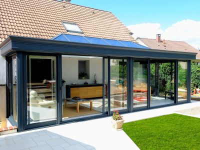 Prix d’une véranda en aluminium : tarifs 2025