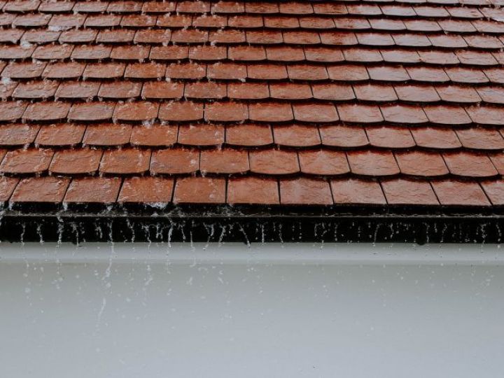 Prix des tuiles pour toiture : budget et tarifs Prix des tuiles pour toiture : budget et tarifs