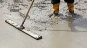 Quel prix pour une chape en béton ? Tarifs 2025