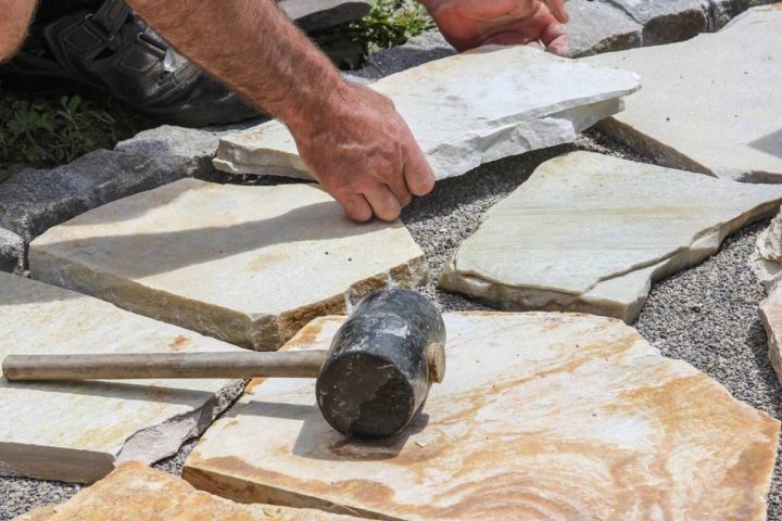 Quel type de pierre naturelle choisir pour votre dallage extérieur ? Quel type de pierre naturelle choisir pour votre dallage extérieur ?