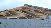 Remplacer les tuiles d’une toiture