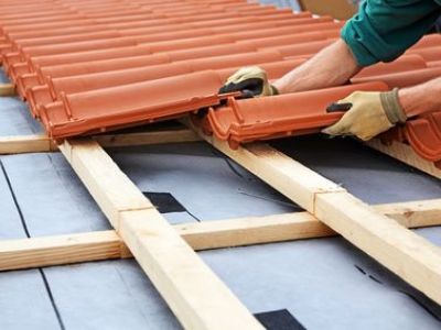 Comment savoir si une toiture est saine et en bon état ?