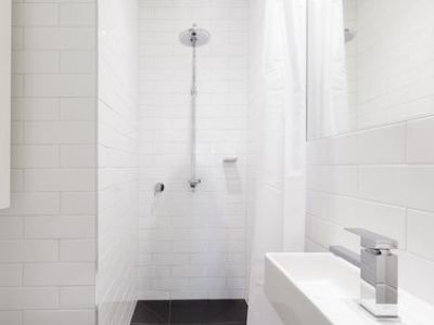 Tendance déco: les carreaux de métro pour la salle de bains