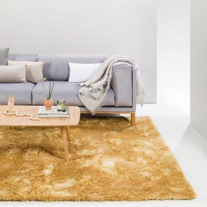 Oser la couleur avec un tapis jaune Oser la couleur avec un tapis jaune