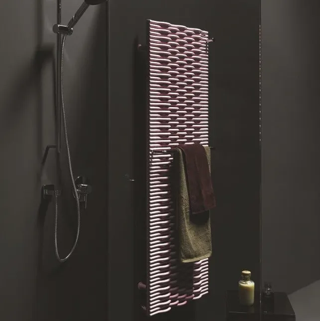 Colorez votre salle de bain avec ce radiateur décoratif vertical