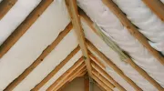 Travaux d'isolation de votre maison : Faites les bons choix pour un hiver confortable&nbsp;!