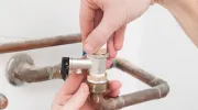 Comment déboucher un siphon&nbsp;?