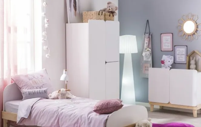 Une chambre d'enfant bien aménagée pour une petite fille.  © Alinea