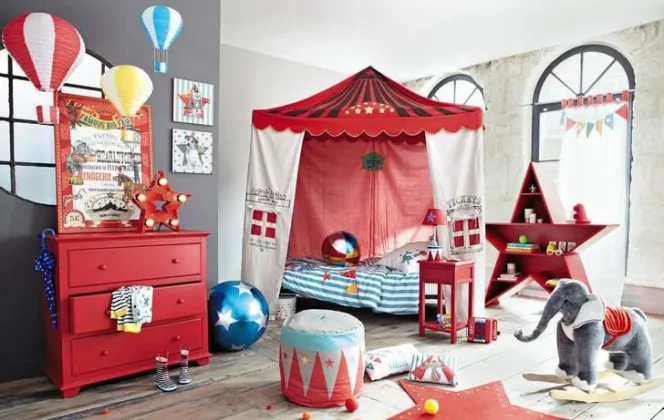 Une chambre pour enfant sur le thème du cirque © Maisons du Monde