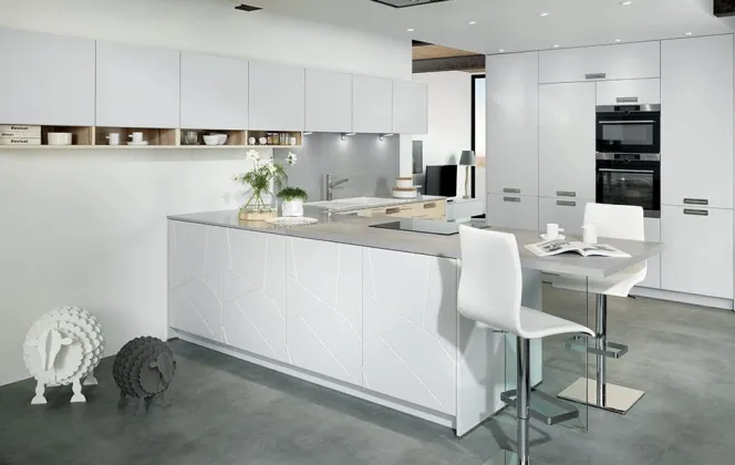 Une cuisine blanche design...  © Cuisines Schmidt