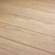 Utiliser de la popote pour nettoyer et entretenir des meubles et sols en bois
